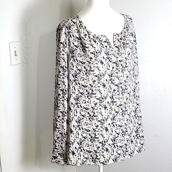 Cabi Longsleeve Blouse White, Black, Blue & Cream Print, Open V-neck, Size Large - Picture 2 of 10